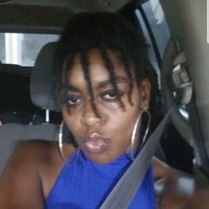 Meet your Posher, Alicia